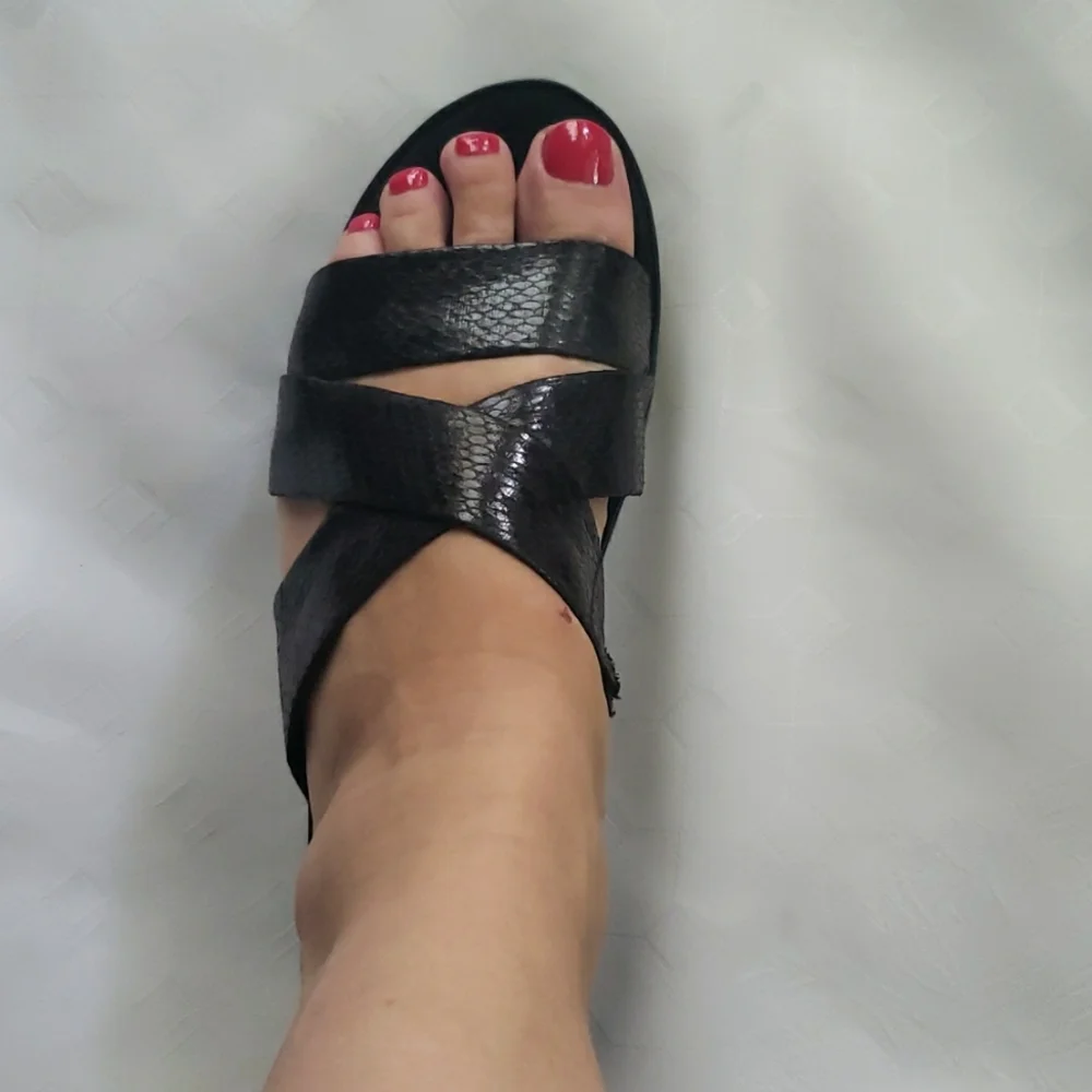 Kenneth Cole Snake Print Calm-ing Open Toe Casual Slip On Sandals 8